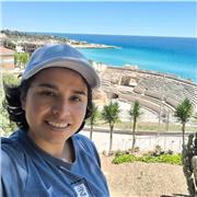 Soy una Colombiana de 33 años, entrenadora deportiva. Me gusta el deporte y en especial el futbol, lo enseño y lo practico.